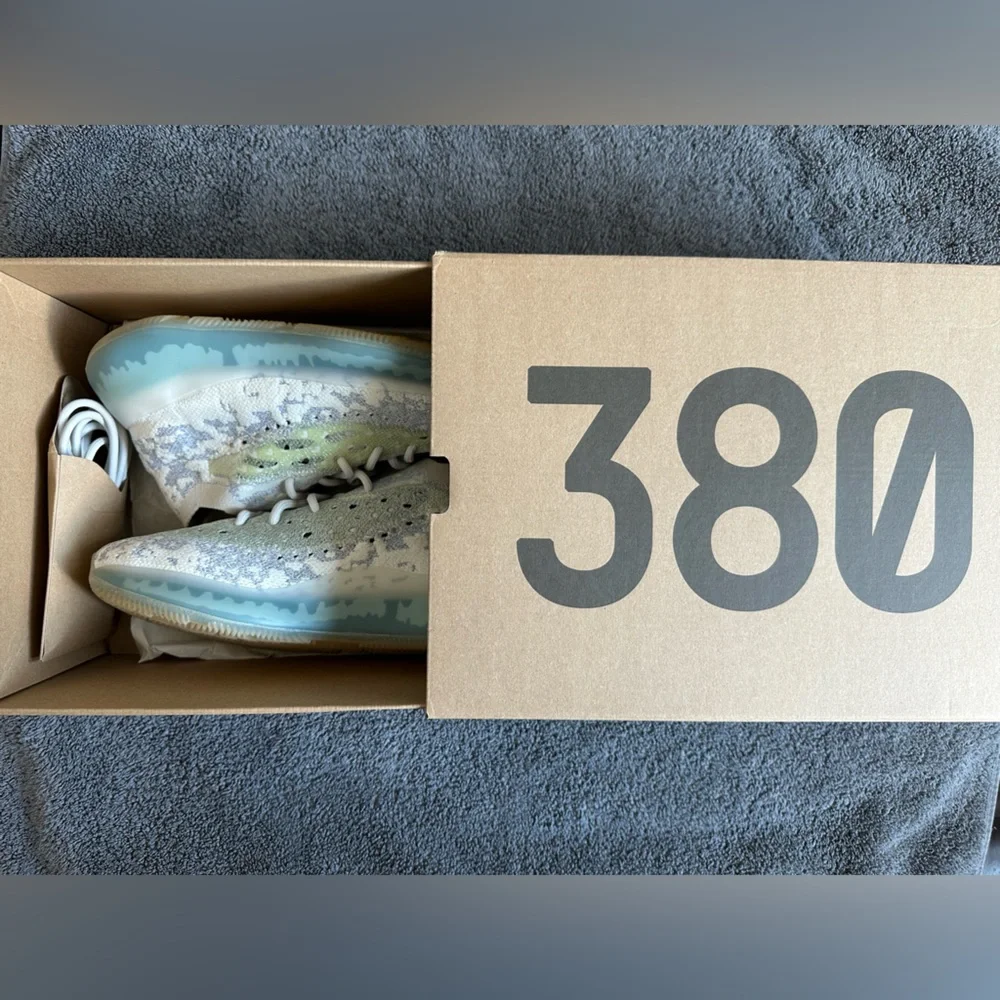 adidas Yeezy Boost 380 - Alien Blue - Men 7.5 - Barely Worn - Picture 2 of 13